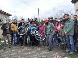 Mavi Bisiklet Filminin Çekimleri Tamamlandı Mavi Bisiklet Filminin Çekimleri Tamamlandı