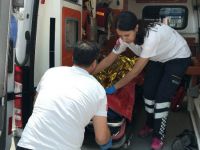 Vagondaki biçerdöverin tepesine çıkan genç, akıma kapılıp ağır yaralandı