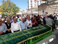 İki arkadaş son yolculuğuna birlikte uğurlandı