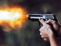 Aksaray'da babasına kızan şahıs, babasının işyerini kurşunladı