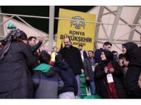 Başkan Altay Konyaspor maçında özel öğrencilerle buluştu