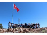 Beyşehir Adaköy’e şehitler anısına Türk bayrağı dikildi