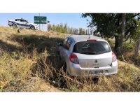 Aksaray’da otomobil şarampole düştü: 1 yaralı