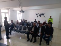 Derbent’te jandarmadan okul servisçilerine eğitim semineri
