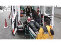 Bariyere çarpan otomobil takla attı: 1’i ağır 3 yaralı