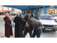 Polis aracına çarpıp kaçan hırsızlık şüphelisi cezaevine gönderildi