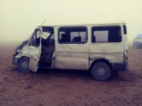Karapınar'da Öğretmenleri Taşıyan Minibüs Kamyonla Çarpıştı: 13 Yaralı