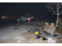 Hafif ticari araç takla attı: 1 ölü, 4 yaralı