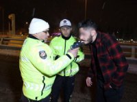 Karlı yolda drift atan alkollü stajyer sürücü: “Hava karlı, kar lastiğim yok”