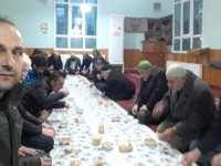 Eskil'de Sabah Namazı Sonrası Şehitler İçin Dua Edildi ve Çorba İkramında Bulunuldu
