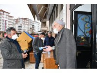 Polisi arayan yaşlı adam dolandırılmaktan kurtuldu