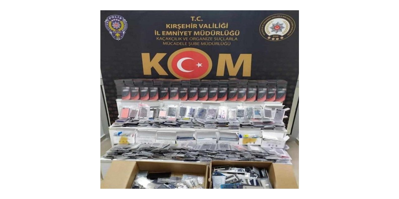 Kırşehir’de kaçak telefon aksesuarı operasyonu