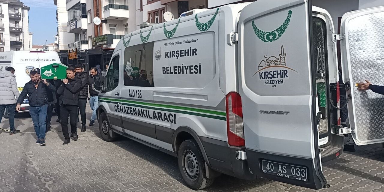 Otomobilin arka koltuğunda yaşanan her şeyi izledi