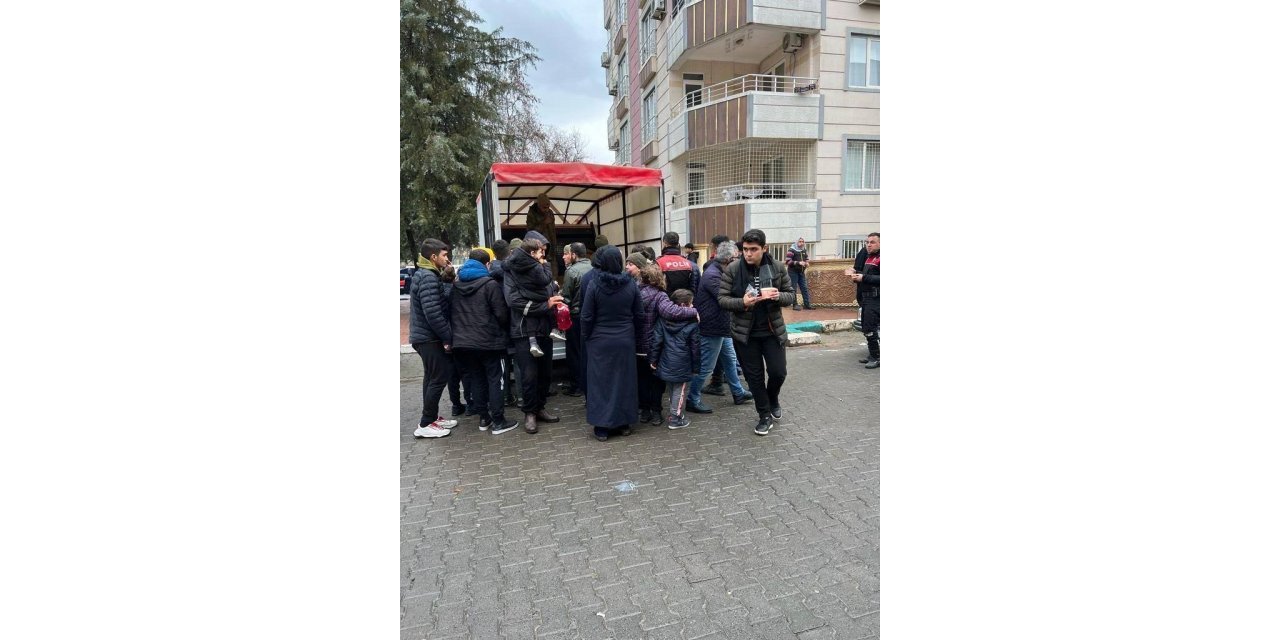 Mehmetçik’ten Malatya’da depremzedelere sıcak yemek desteği