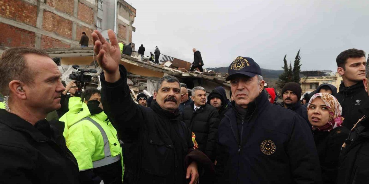 MSB: “Deprem bölgesinde 3 binin üzerinde Mehmetçik arama-kurtarma çalışmalarına katılıyor”
