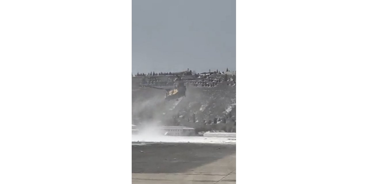 MSB: “Kara Kuvvetlerimizin CH-47 tipi ağır nakliye helikopterleri de deprem bölgesi için Ankara’dan havalandı”