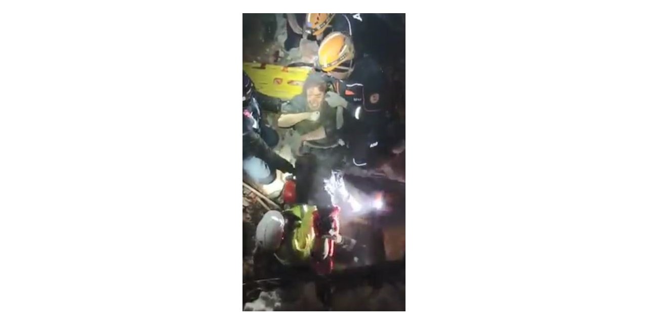 Malatya’da 42 saat sonra enkaz altından yaşlı çift çıkartıldı