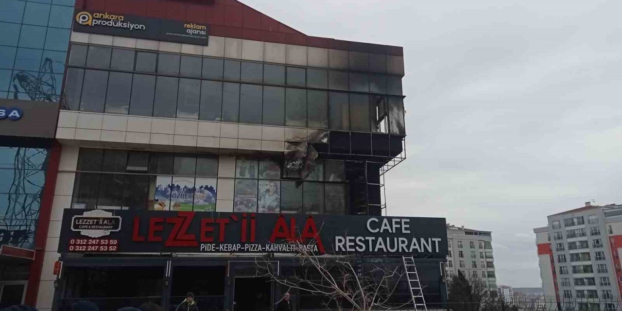 Ankara’da korkutan AVM yangını