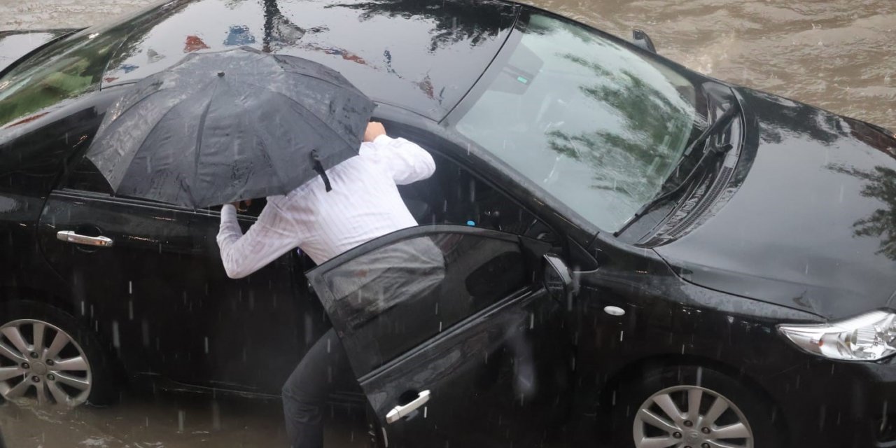 Ankara’nın batı ilçelerinde sağanak yağış etkili oluyor