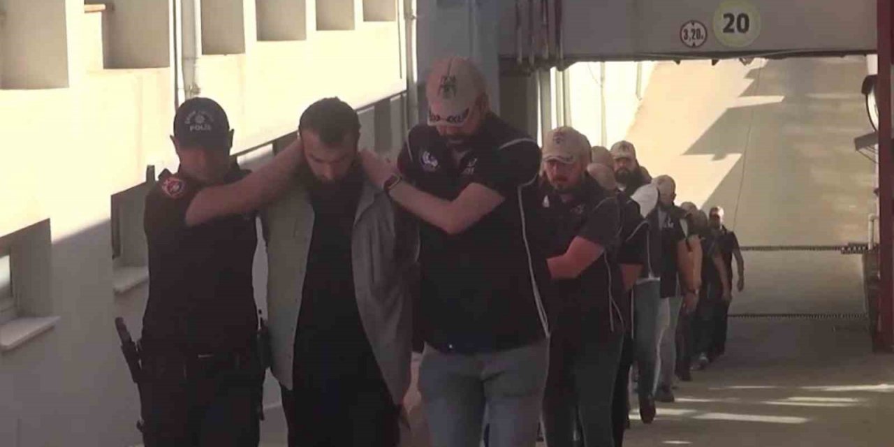 Adana’da DEAŞ’e yönelik operasyonda 17 terör örgütü mensubu yakalandı