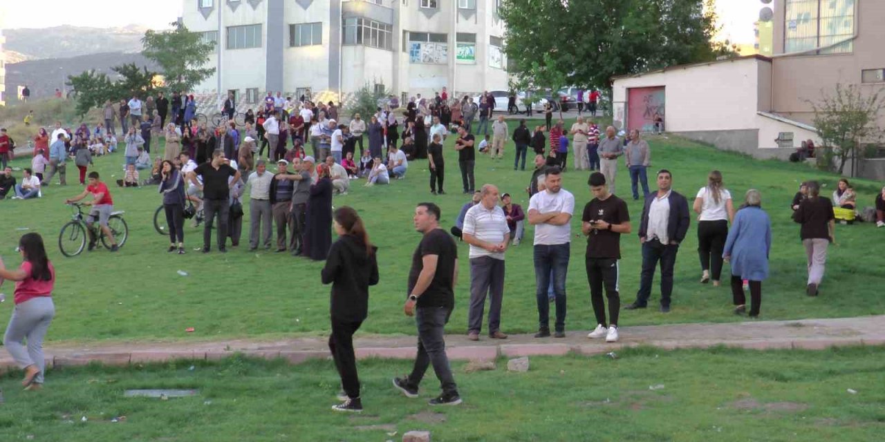 Yangını film izler gibi izlediler