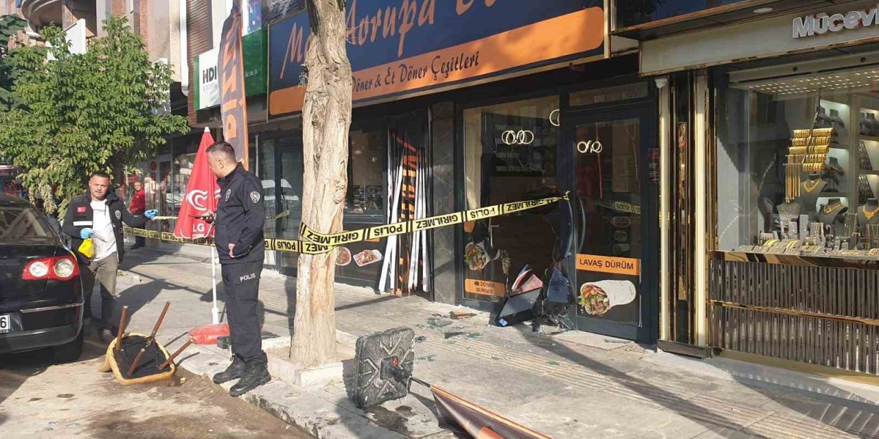 İki kardeşin kavgası kanlı bitti: 1 yaralı