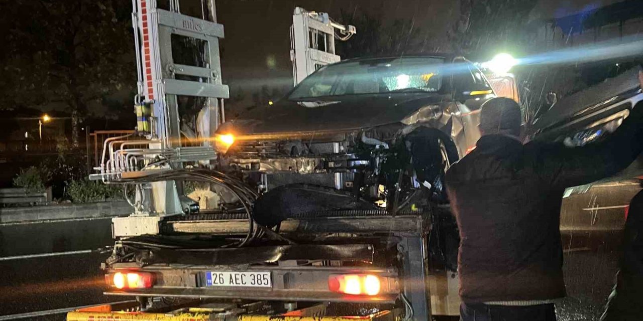 Büyük maddi hasarın oluştuğu kazada 1 kişi yaralandı