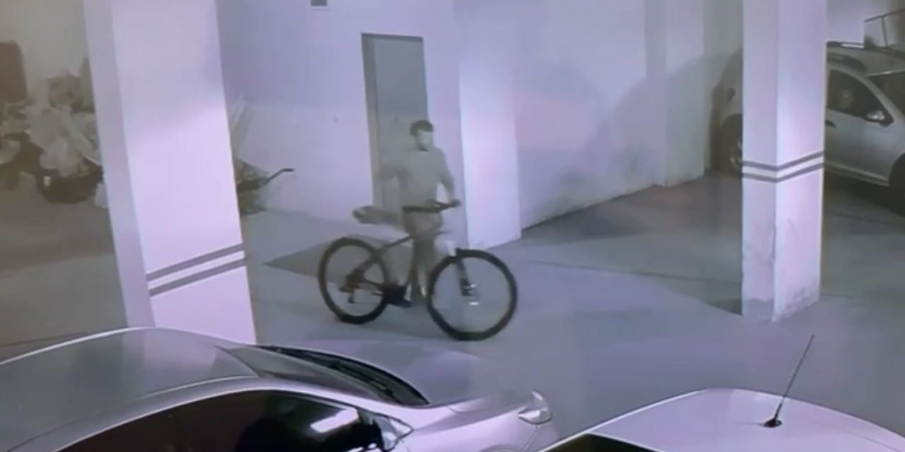 Bisiklet hırsızı önce kameraya, sonra polise yakalandı