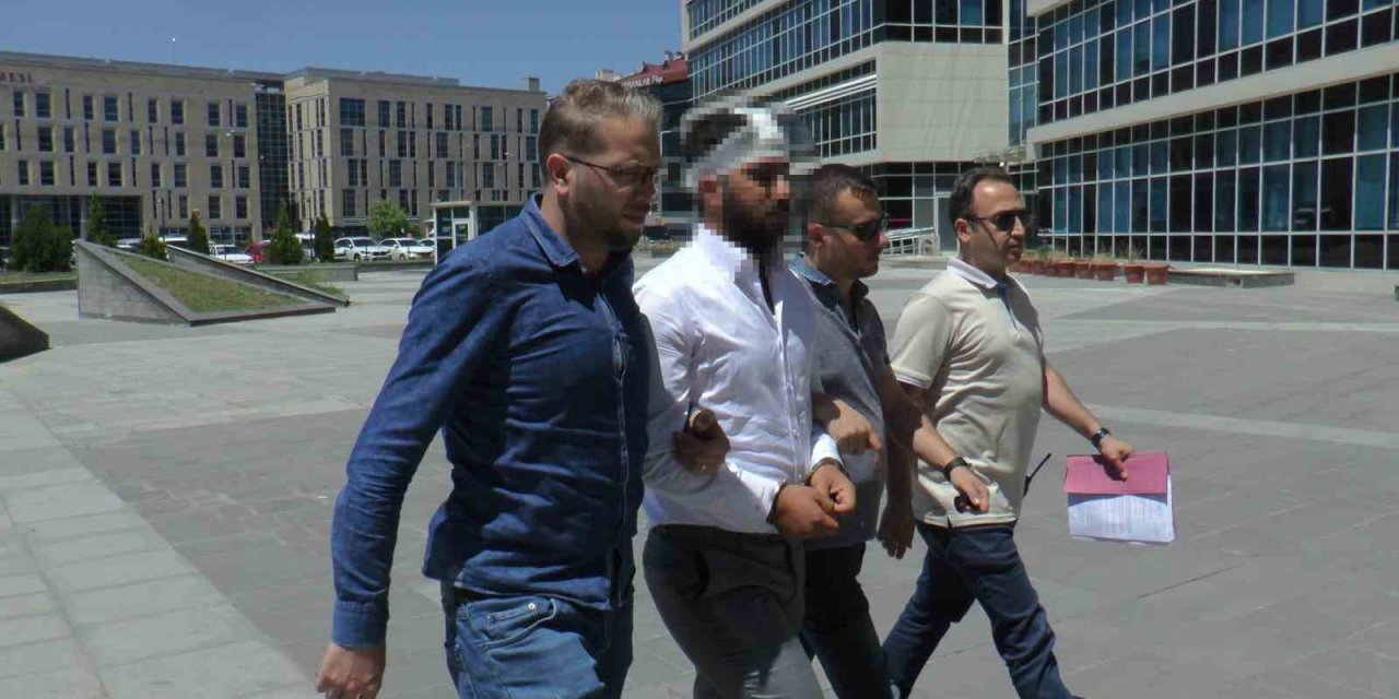 Yolcu kavgasında meslektaşını öldüren taksici: "Bıçağı salladım ama değdiğini görmedim"