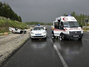 Otomobil takla attı: 4 yaralı