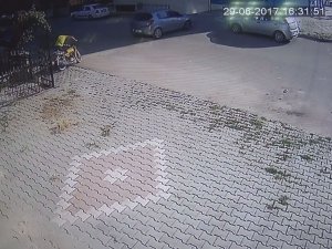 Motosiklet hırsızı güvenlik kamerasında
