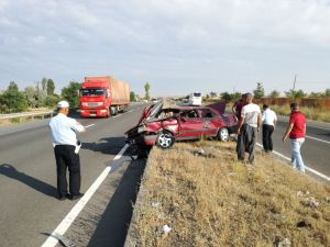 Refüje çarpan otomobil takla attı: 1 yaralı