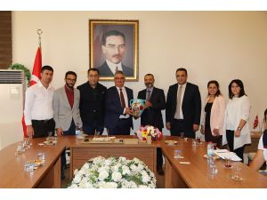 İşe yerleştirilen engelliler Vali Aykut Pekmez ile görüştü