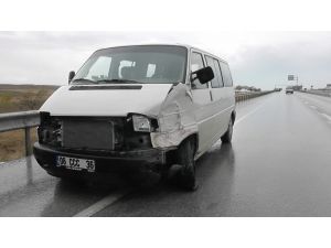 Kulu’da minibüs ile otomobil çarpıştı: 1 yaralı