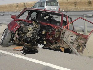 Kontrolden çıkan otomobil bariyerlere çarptı: 1 yaralı