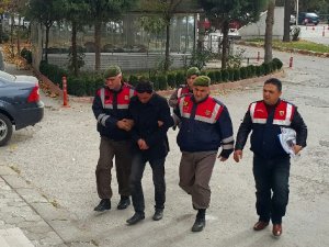 Ev Sahibini "Bıçakla" Tehdit Eden Hırsız Tutuklandı