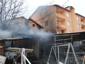 İşyeri ile birlikte evi de yandı