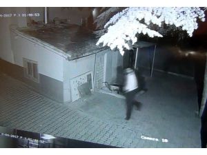 Polisle çatışan yağma şüphelileri güvenlik kamerasında