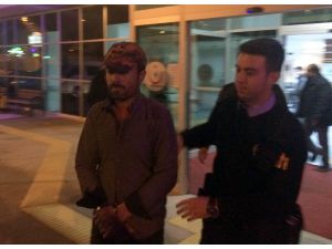 Kaçak Afgan yolcuların ihbarı üzerine yakalandı