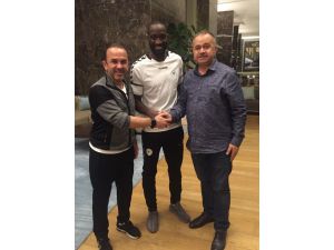 Atiker Konyaspor, Yatabare ile 2.5 yıllık sözleşme imzaladı