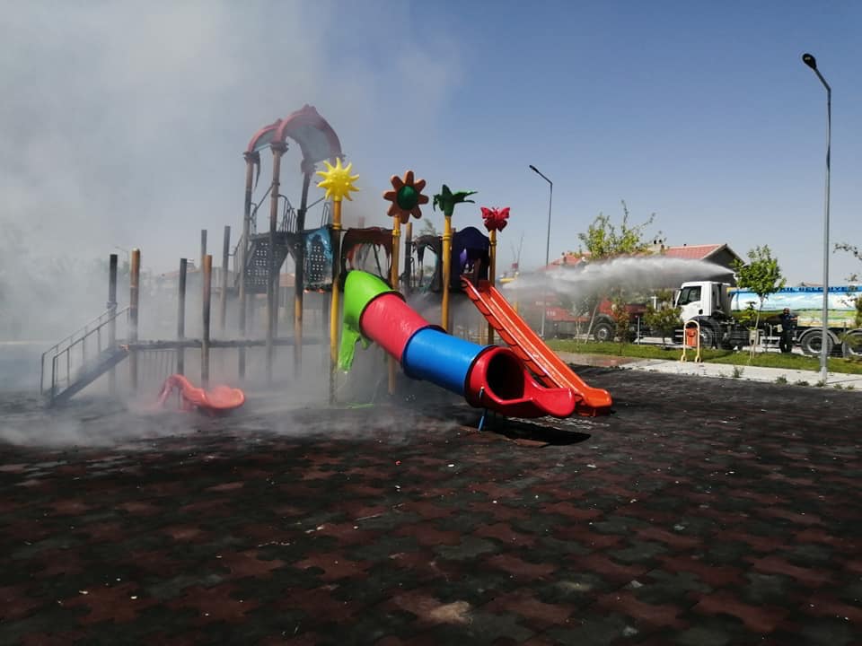 Eskil'de çocuk oyun parkı yandı