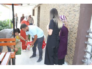 Gelin adayına “süslü koç” gönderme geleneği yaşatılıyor