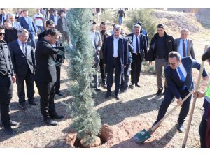 Aksaray’ın il oluşunun 30. yılı 30 bin fidan dikilerek kutlandı