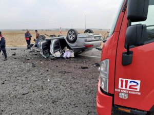 Kontrolden çıkan otomobil takla attı: 1ölü, 2 yaralı