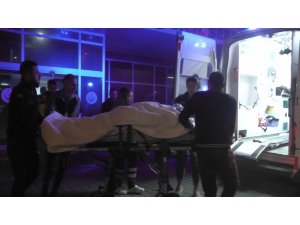 Tır otomobille çarpıştı: 1 ölü, 2 yaralı