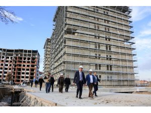 Başkan Kavuş: “Hemşehrilerimizi ilgilendiren her konunun takipçisiyim”