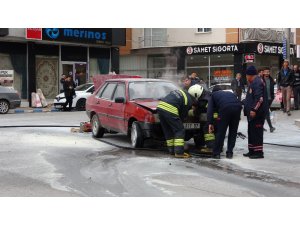 Konya’da seyir halindeki otomobil yandı