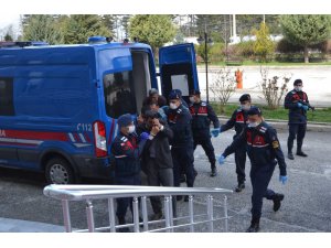 Hayvan hırsızları adliyeye sevk edildi