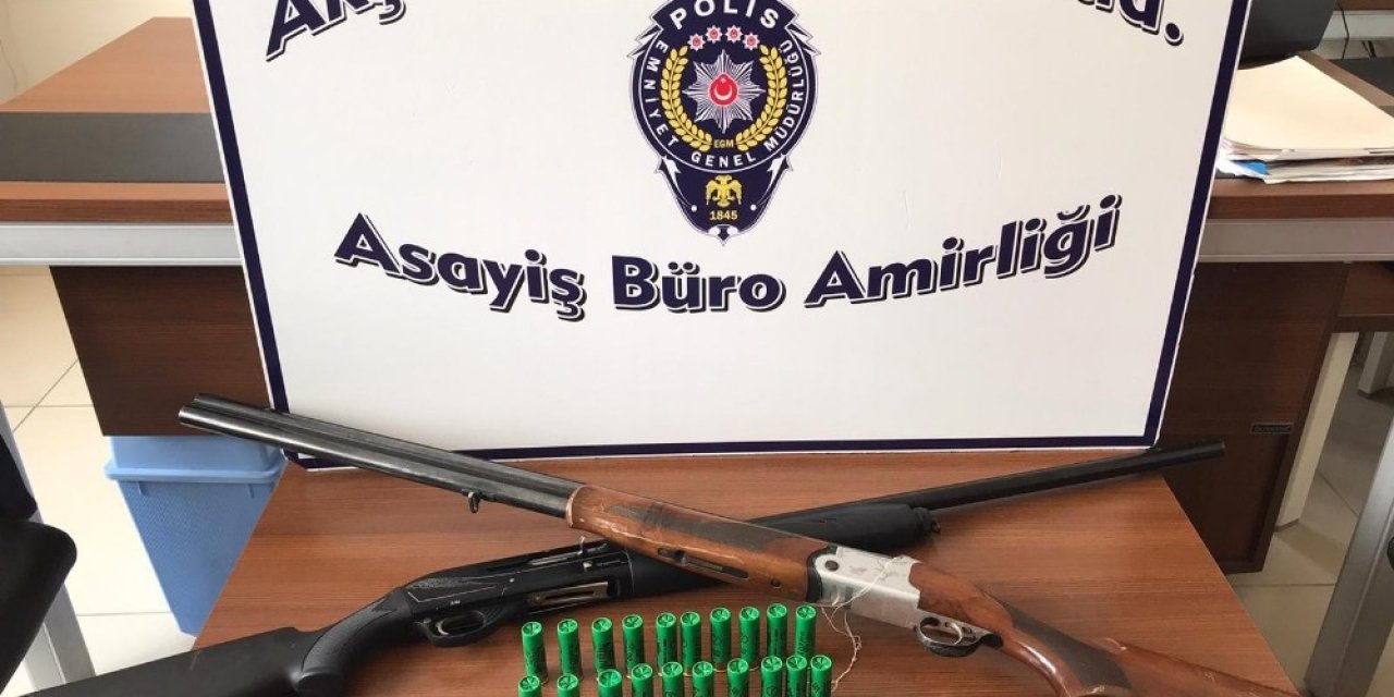 Sosyal medyada paylaştığı silahlar el konuldu