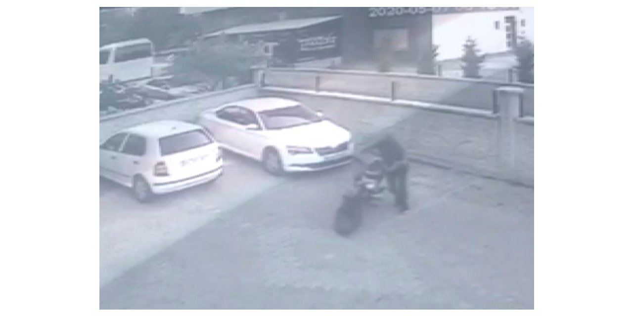 Çaldığı motosikleti çalıştıramayınca geri getirip yerine bıraktı